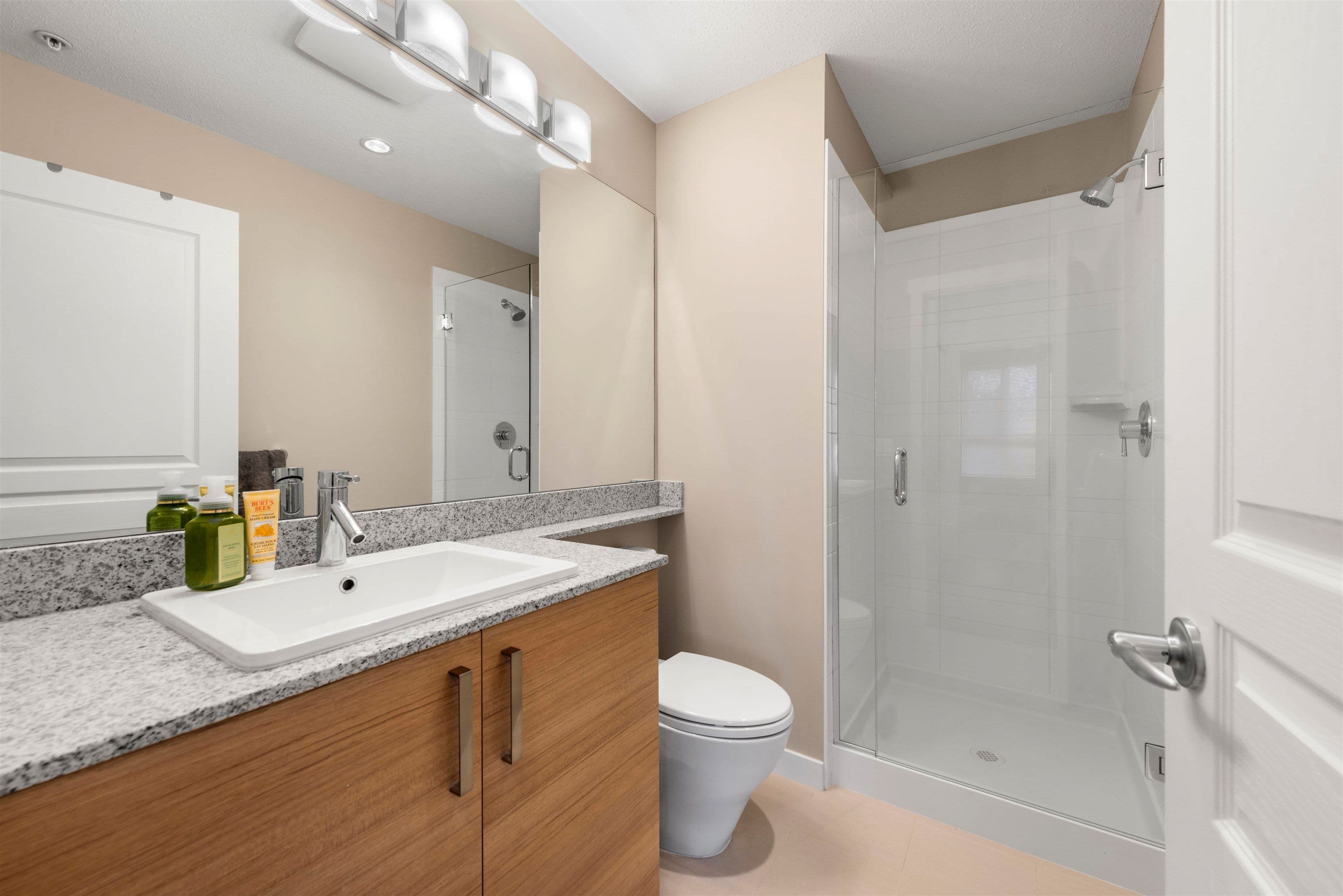 Property photo 7fcf4b31-10db-4632-ab1c-441a4d257eb9