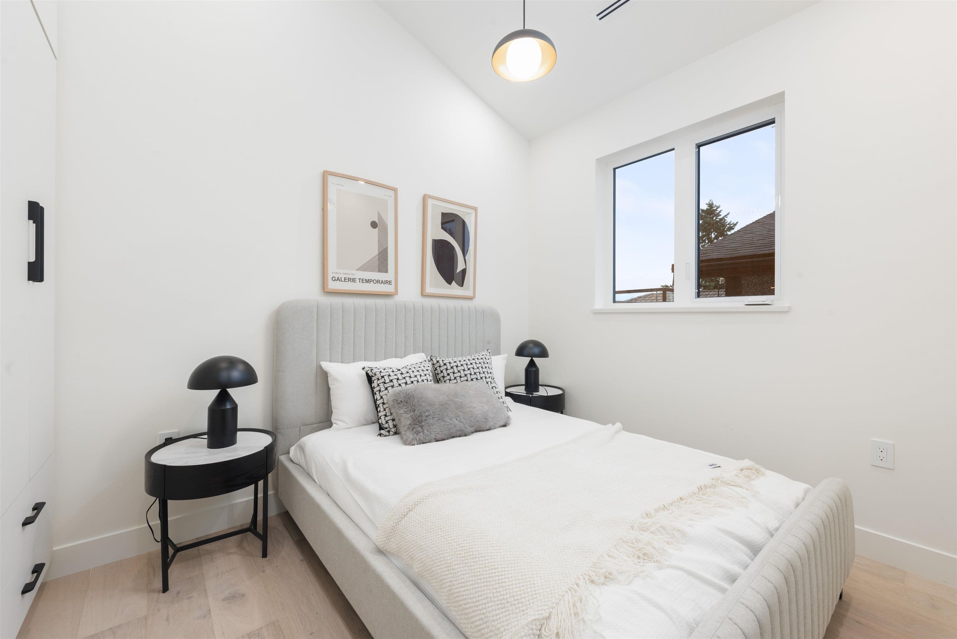Property photo e2b59eaa-68a0-4018-809b-ba04f378c9f4